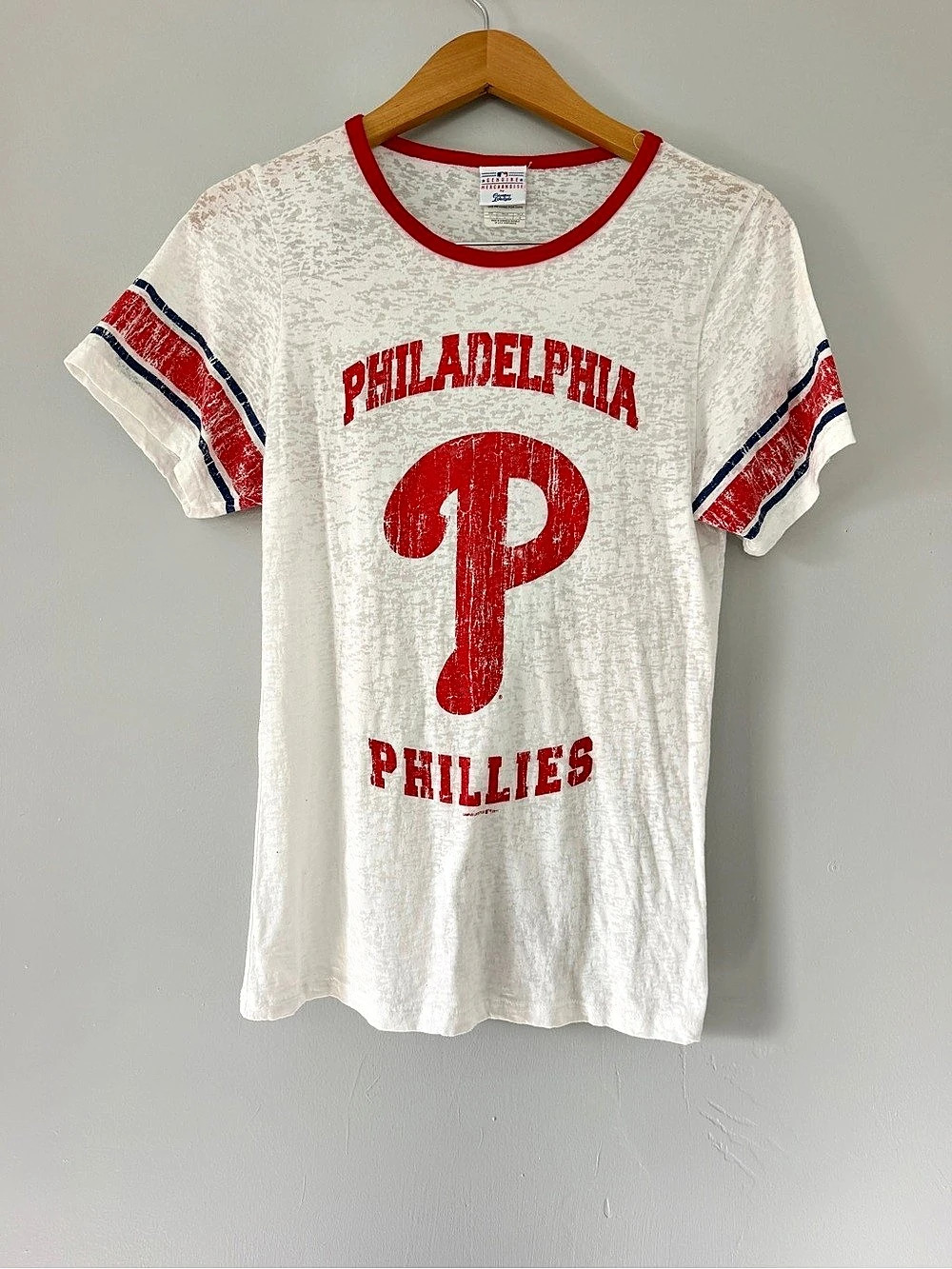MLB Philadelphia Phillies Graphic Tee Size Small